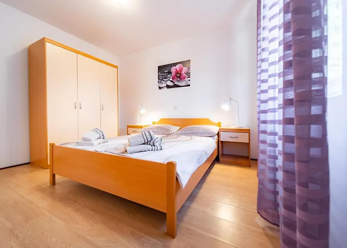 Apartments Lores