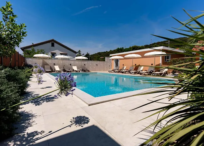 Apartments Foric Rab With Heated Pool, Sauna & Gym